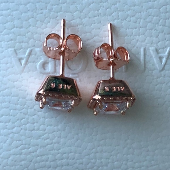 Pandora Timeless Elegance Stud Earrings - Rose - Picture 5 of 5